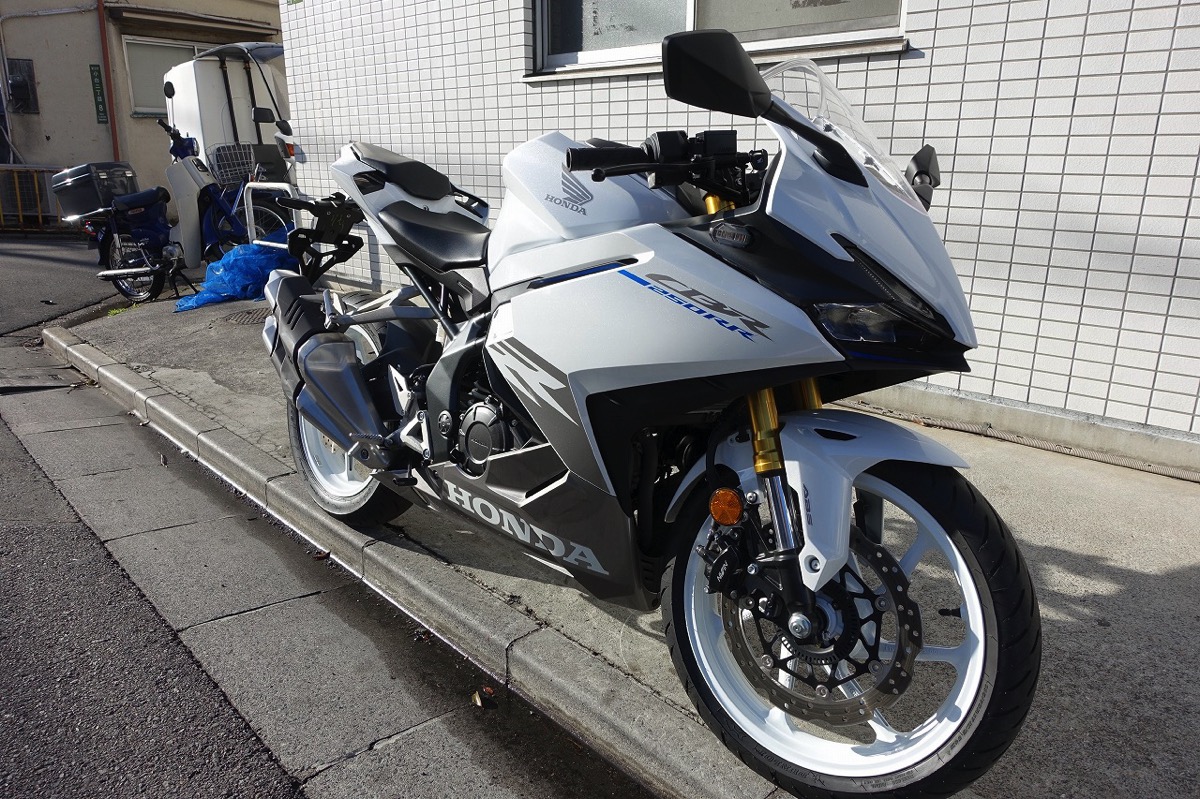 CBR250RR-2